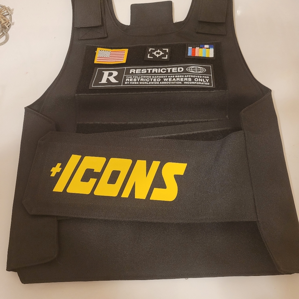Vest - Picture 5 of 6